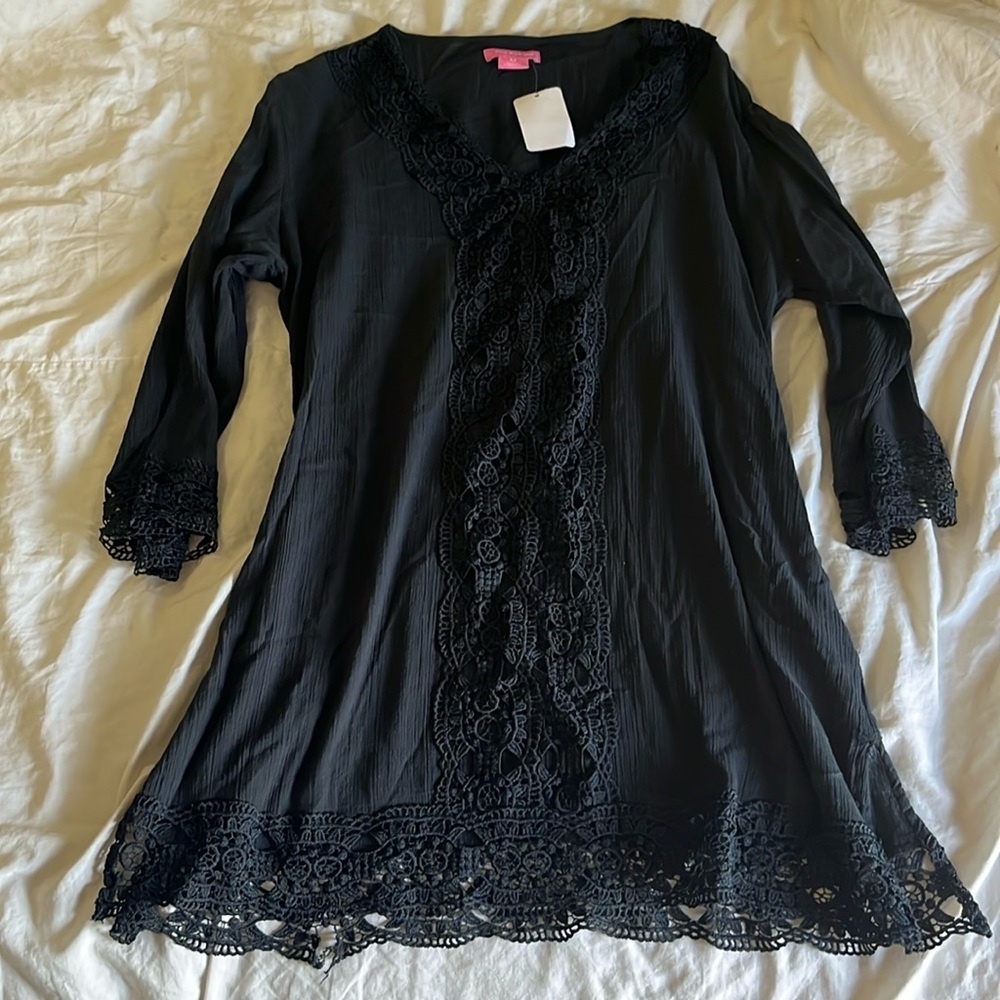 Isaac Mizrahi Embroidered Tunic (Size Medium)